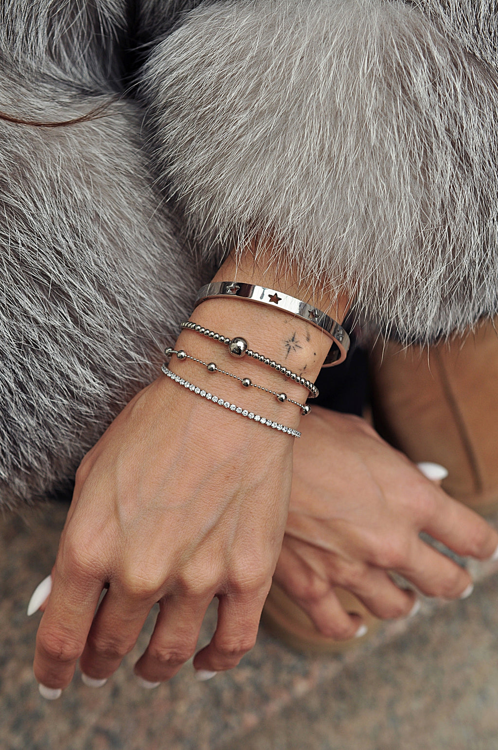 Zapestnica iz kroglic SNOW PEARL