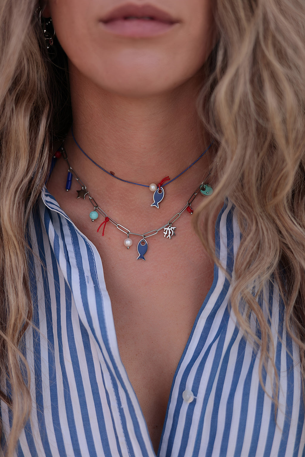 SMELLS FISHY string choker necklace / SMELLS FISHY ogrlica uz vrat
