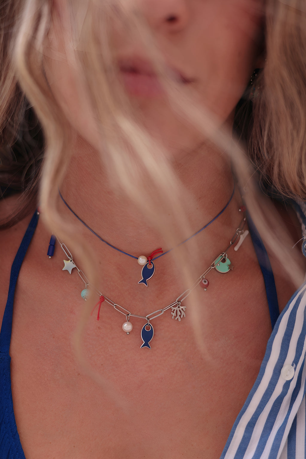 SMELLS FISHY string choker necklace / SMELLS FISHY ogrlica uz vrat