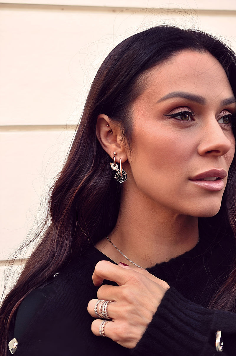 OUT OF SPACE oval hoops / OUT OF SPACE ovalni ringovi