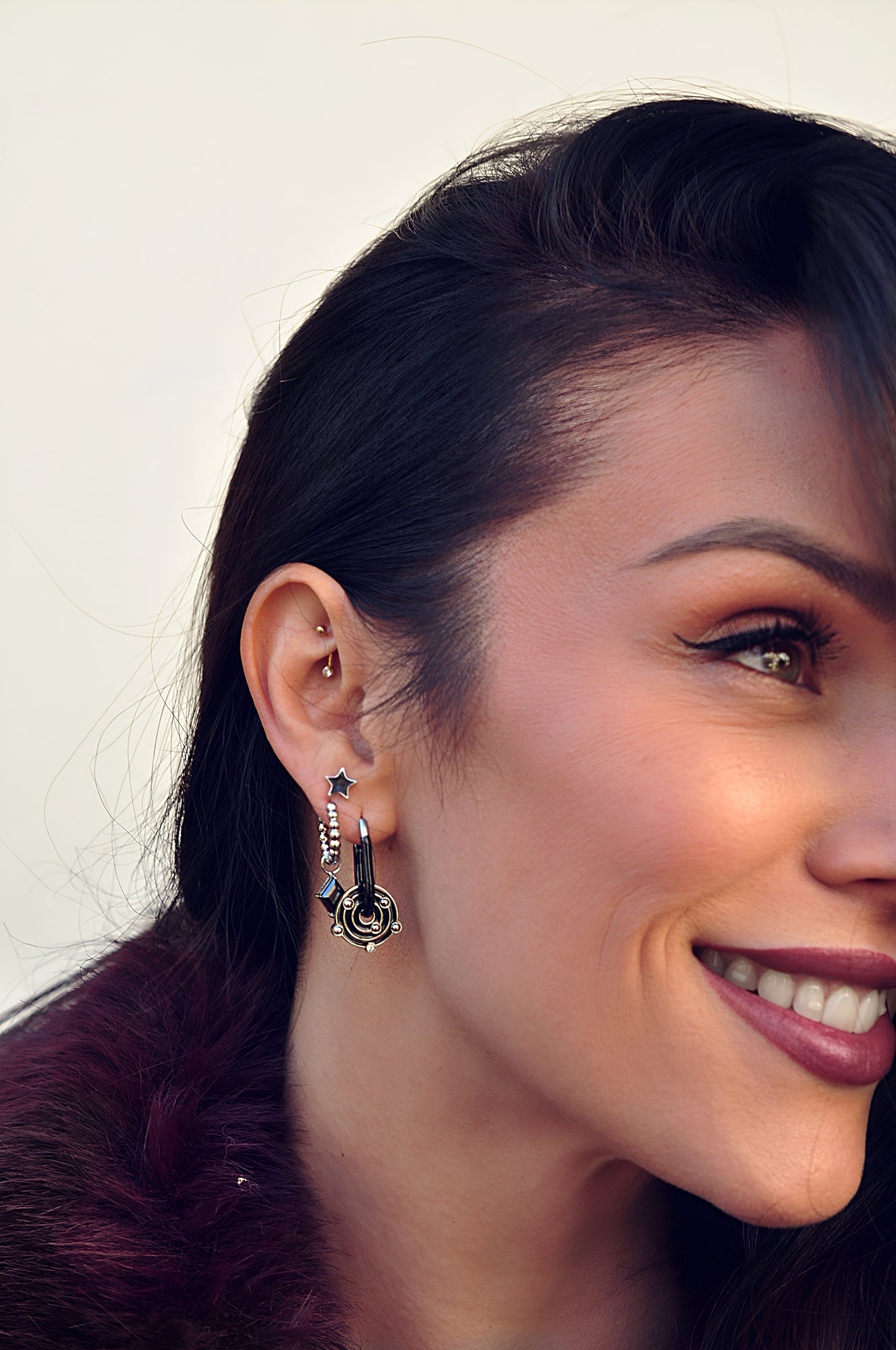 OUT OF SPACE black oval hoops / OUT OF SPACE crni ovalni ringovi