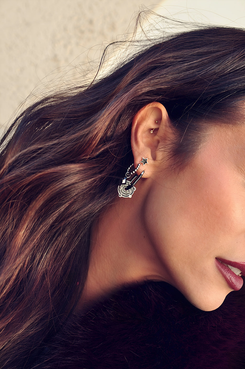 OUT OF SPACE black oval hoops / OUT OF SPACE crni ovalni ringovi