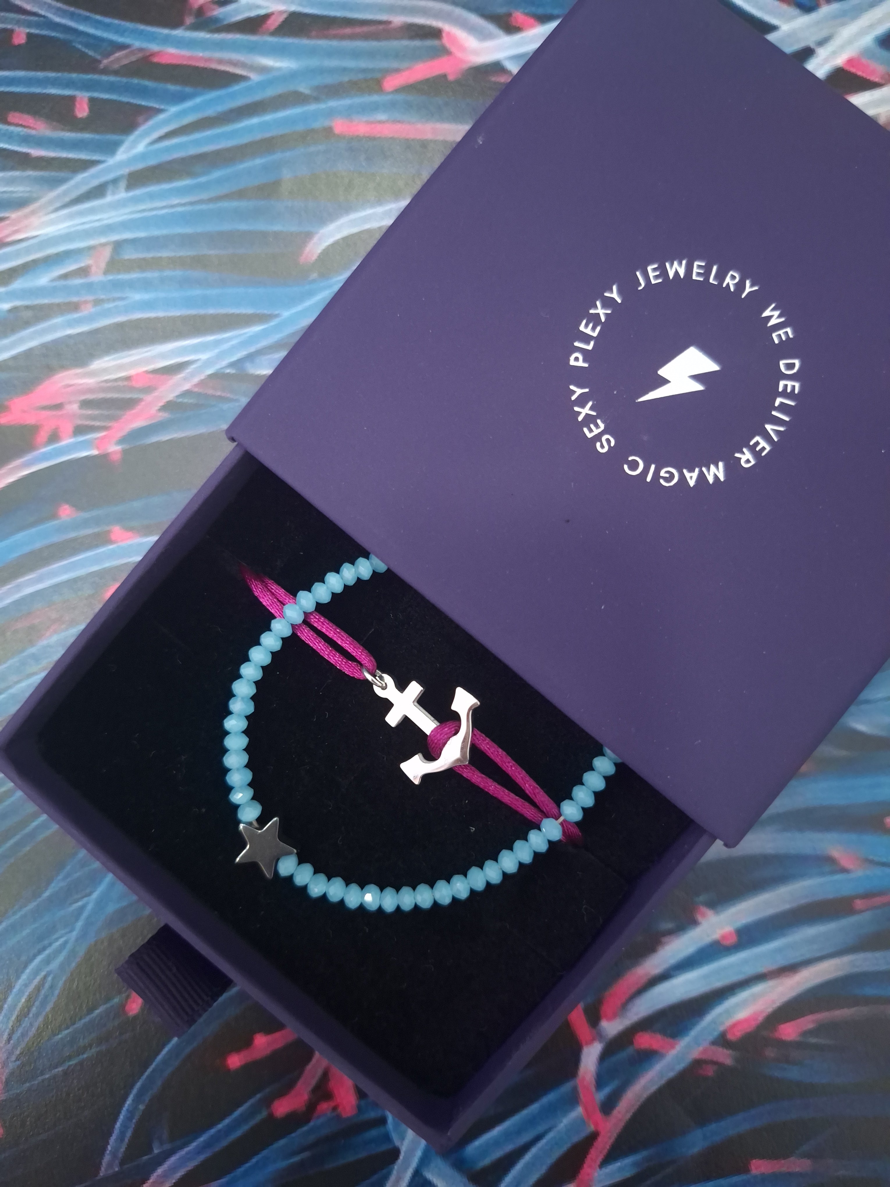 GIFT BOX anchor