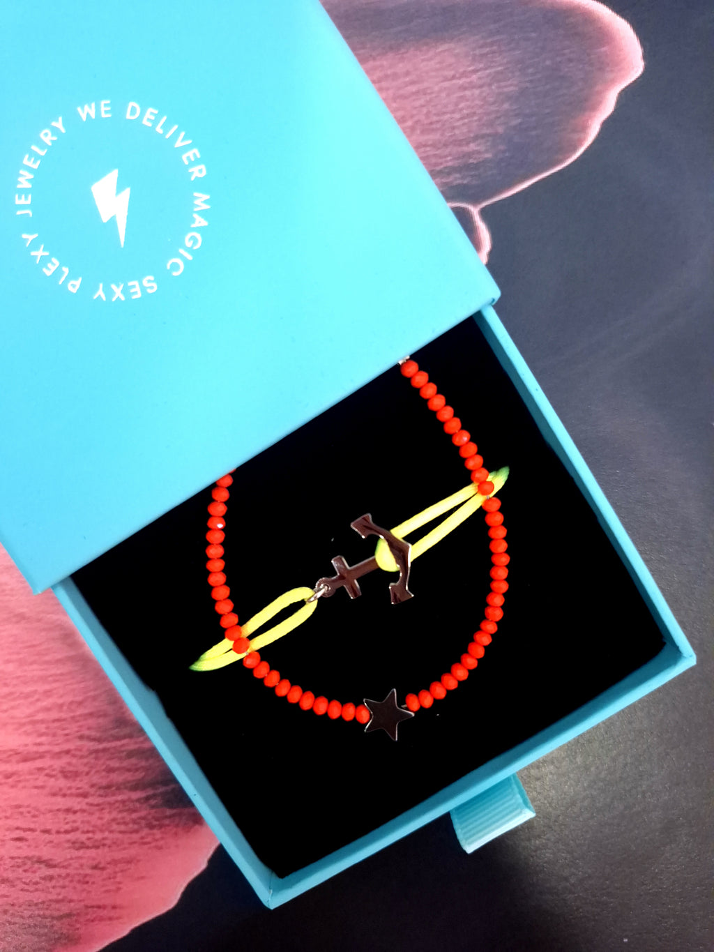 GIFT BOX anchor