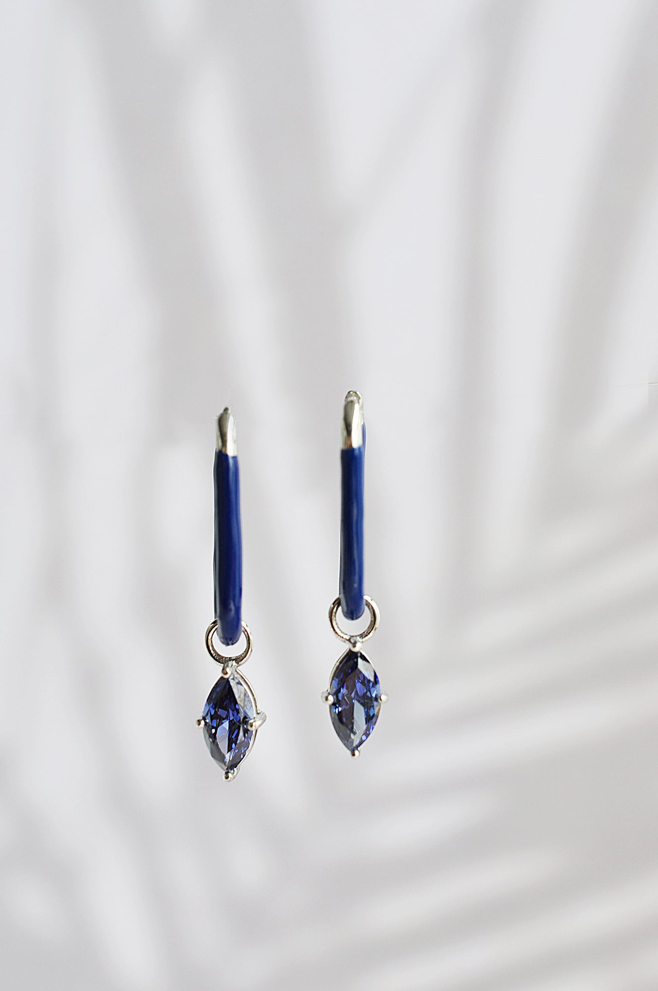 BLUE ROCK oval hoops