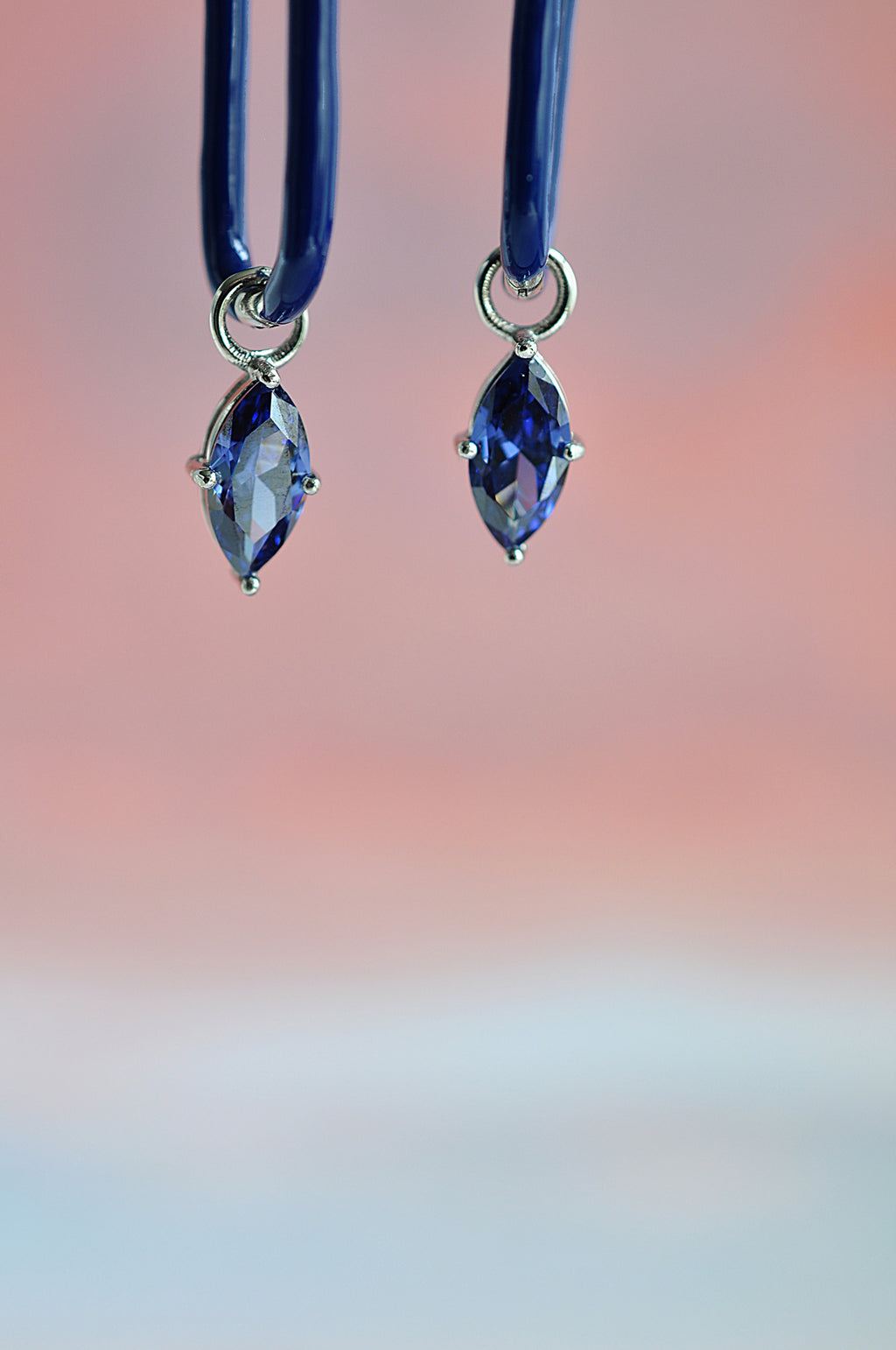 BLUE ROCK oval hoops
