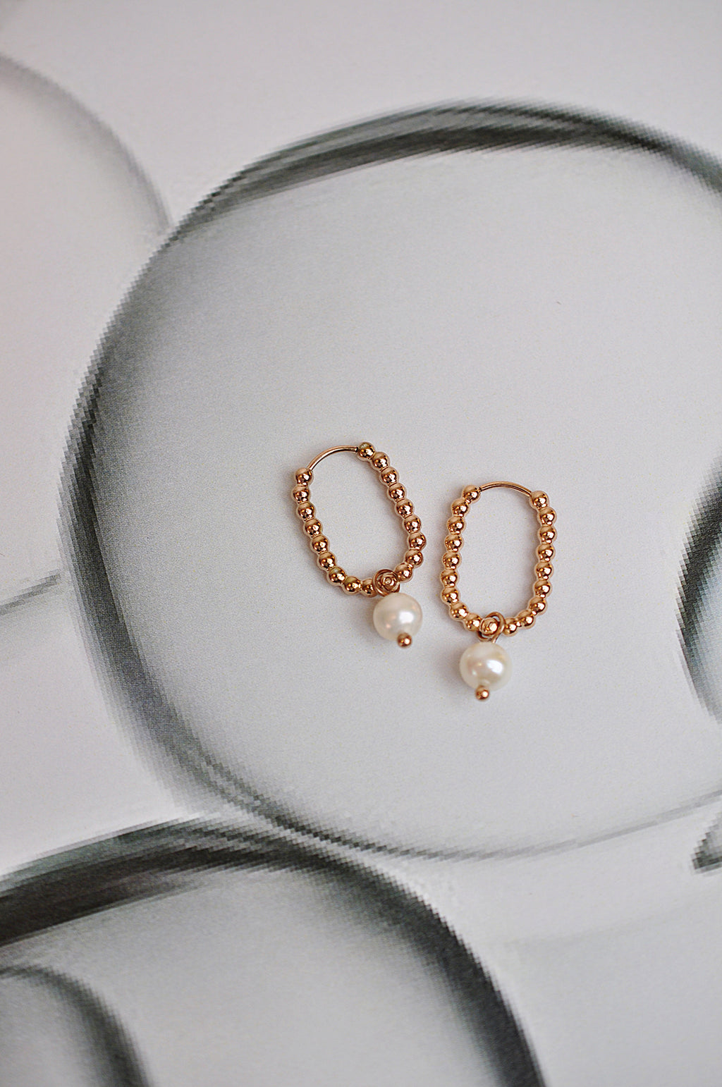 PEARL oval dot hoops / PEARL dot ovalni ringovi