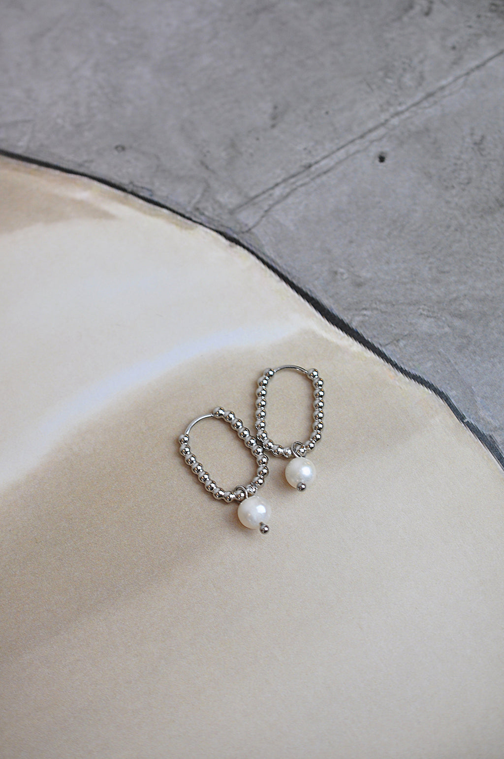 PEARL oval dot hoops / PEARL dot ovalni ringovi