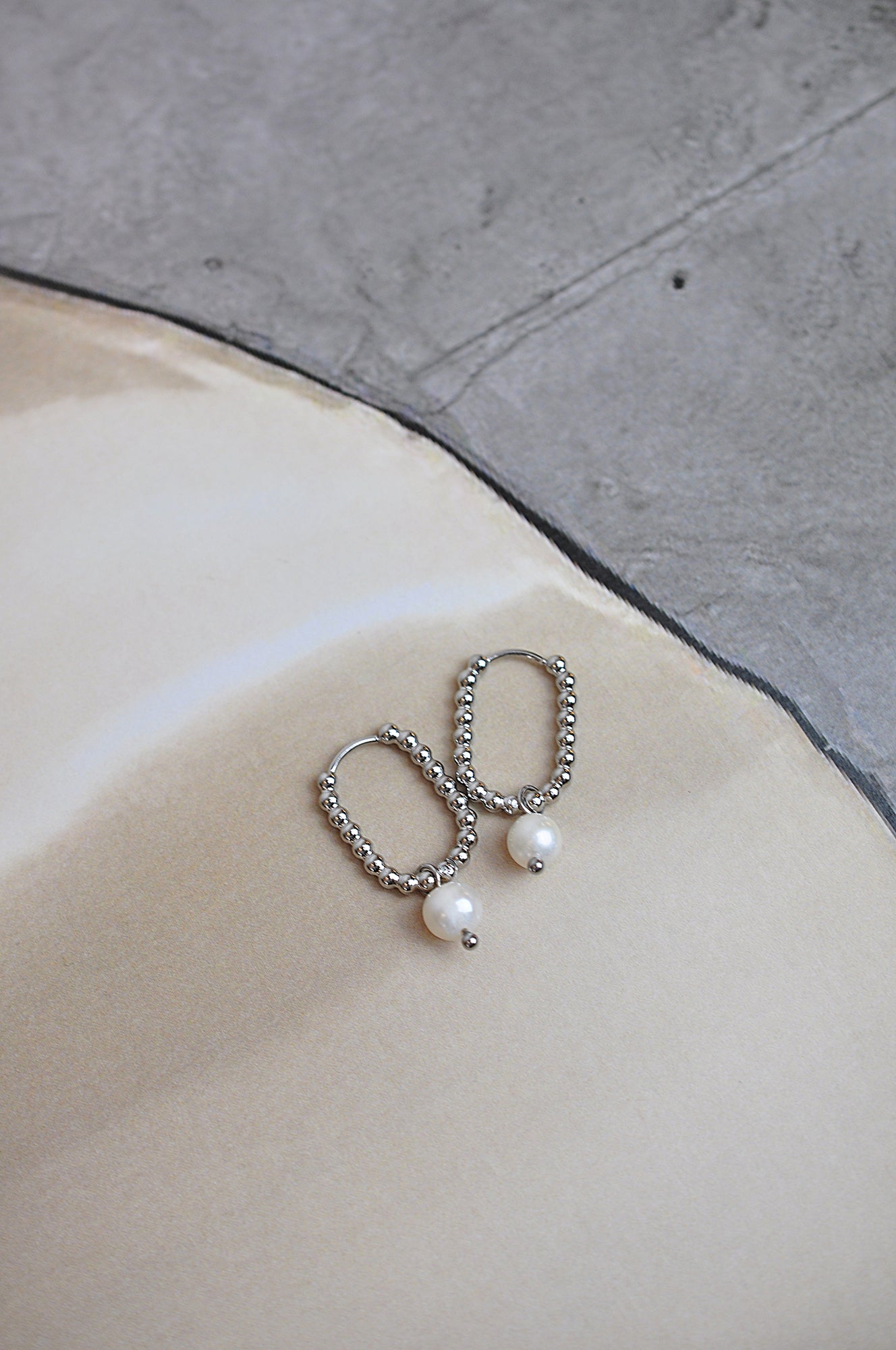 PEARL oval dot hoops / PEARL dot ovalni ringovi