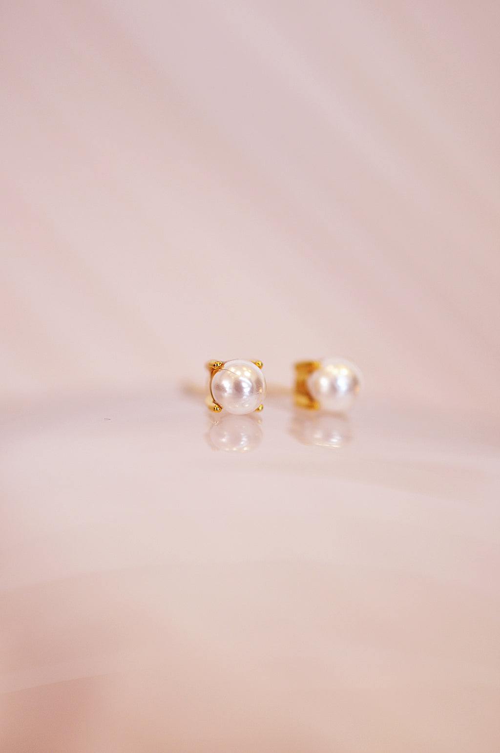 PEARL stud earrings / PEARL mini naušnice
