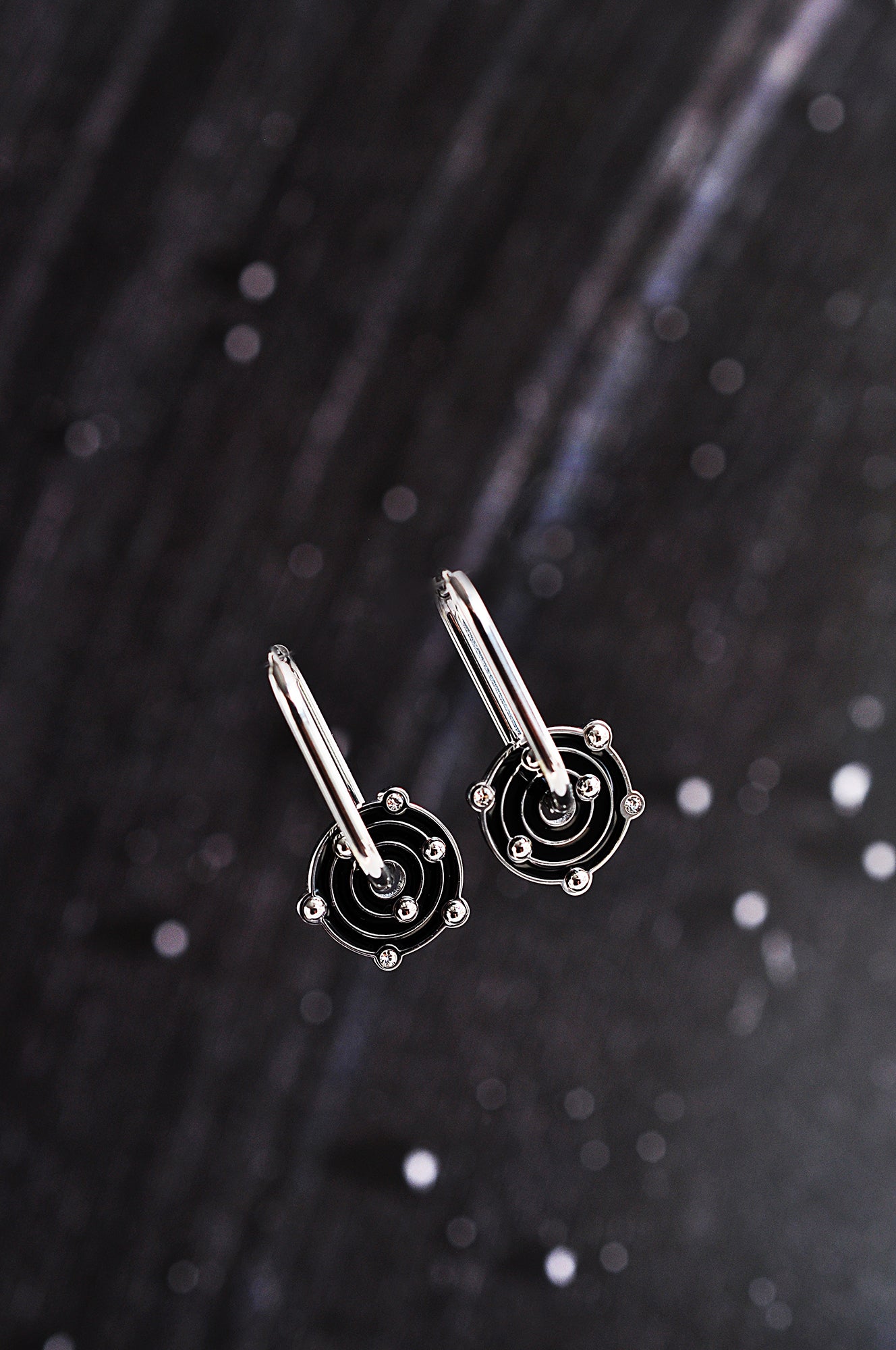 OUT OF SPACE oval hoops / OUT OF SPACE ovalni ringovi