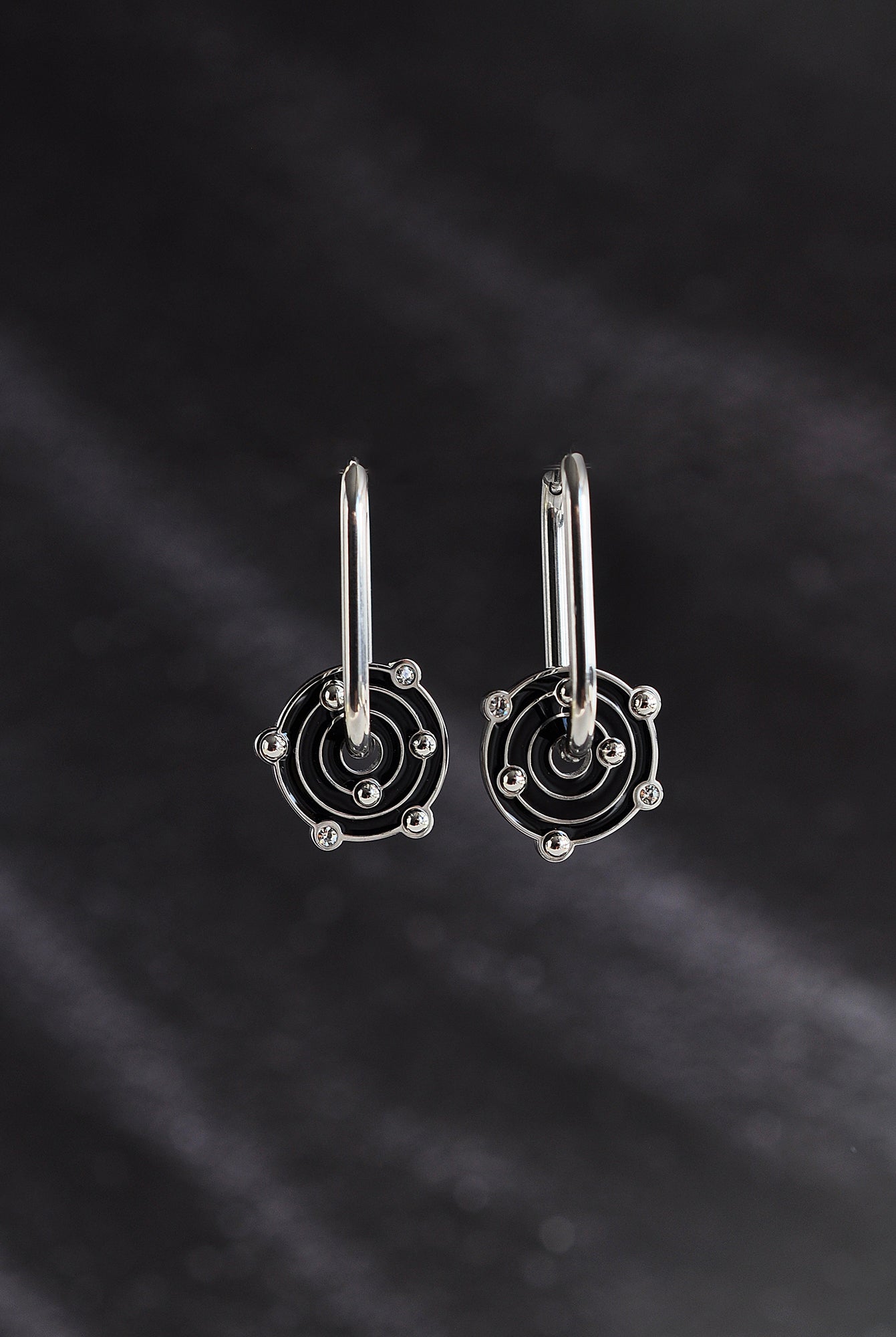 OUT OF SPACE oval hoops / OUT OF SPACE ovalni ringovi