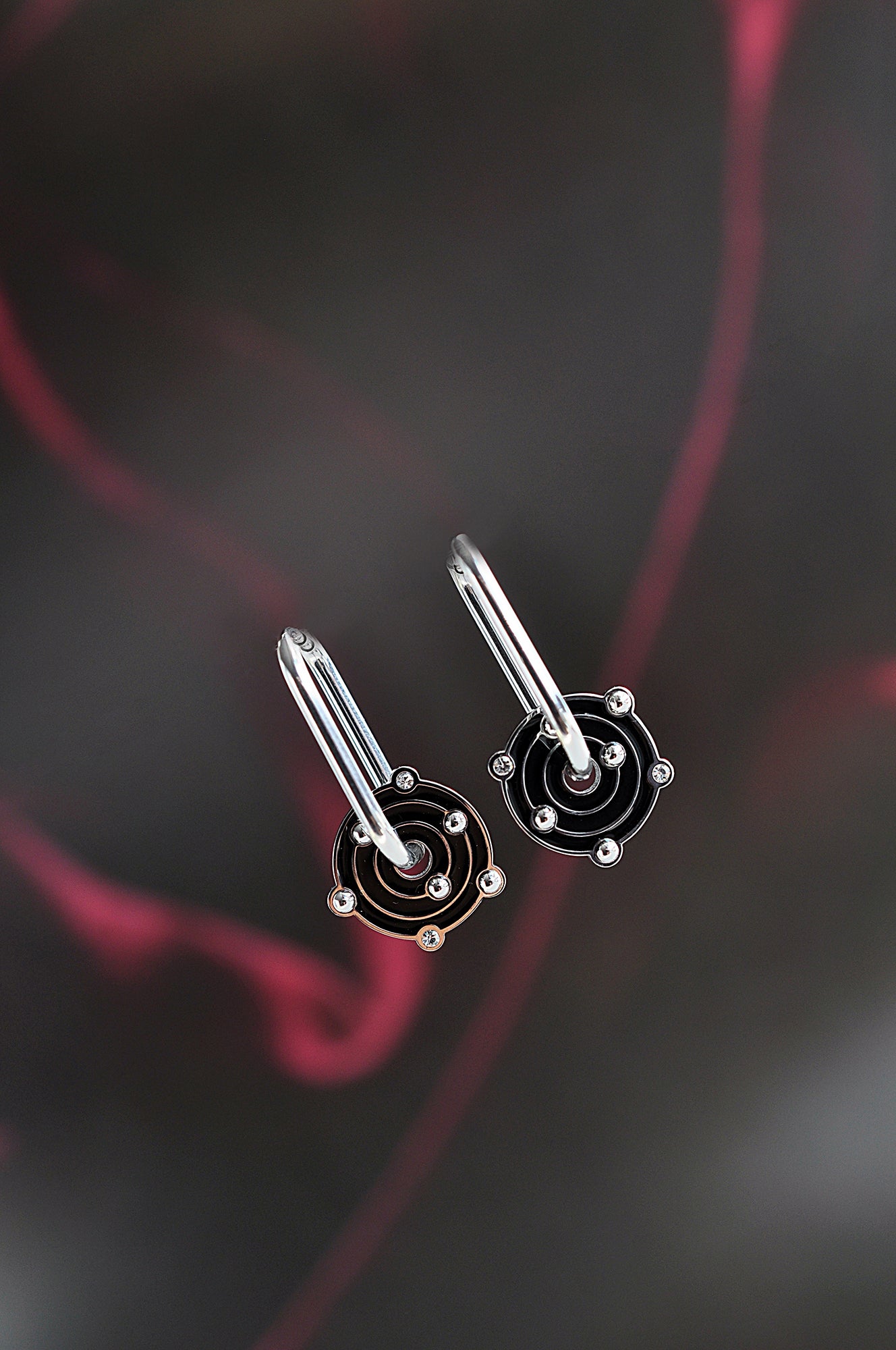 OUT OF SPACE oval hoops / OUT OF SPACE ovalni ringovi