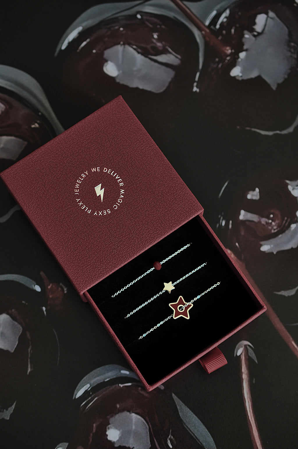 BURGUNDY STAR triple necklace / BURGUNDY STAR trostruka ogrlica