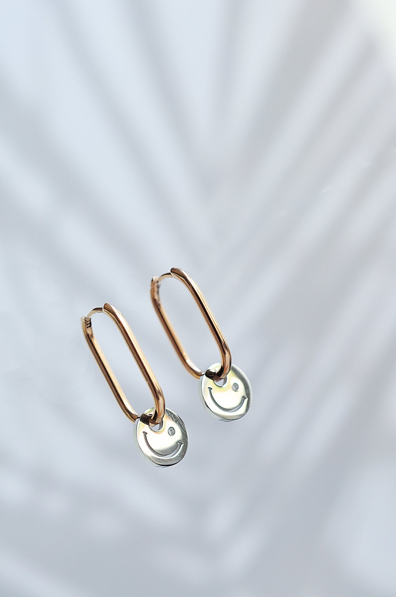 SMILE ON oval hoops
