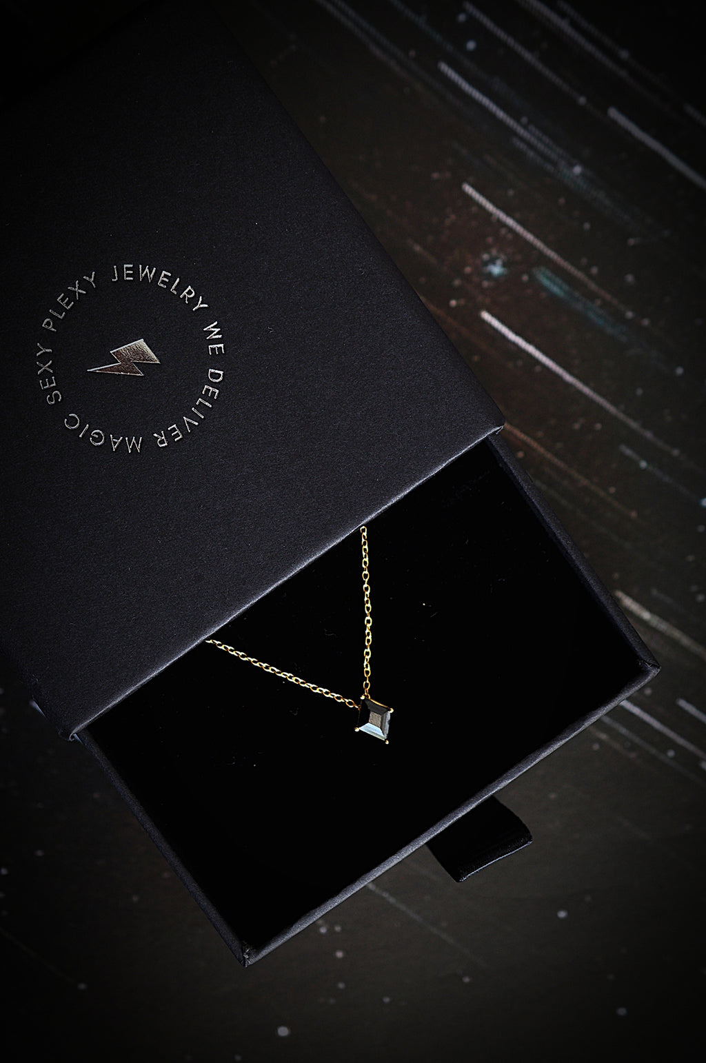 BLACK ROCK single necklace / BLACK ROCK jednostruka ogrlica