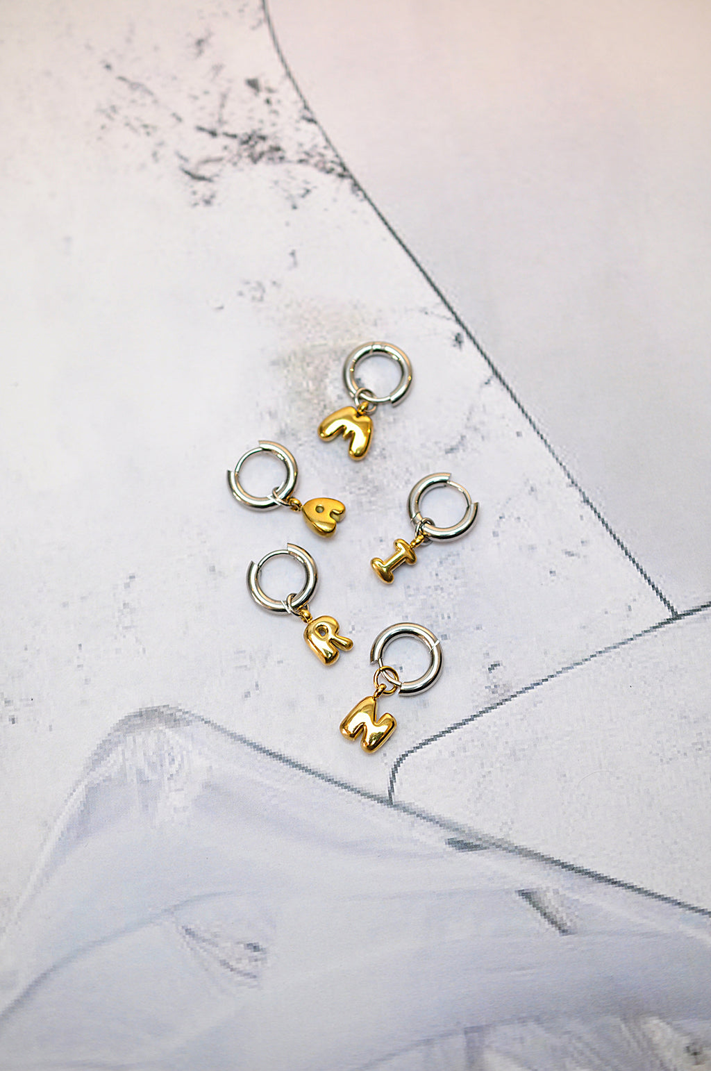 LOVE LETTERS mini hoops / LOVE LETTERS mini ringovi