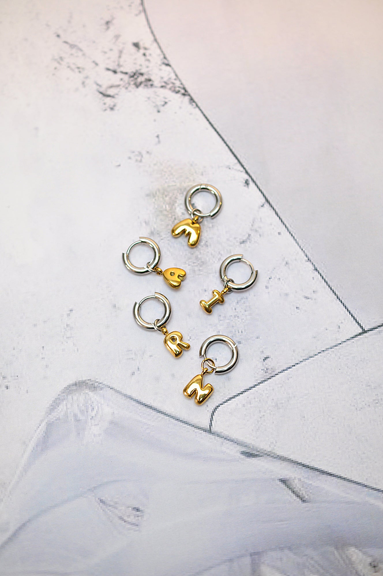 LOVE LETTERS mini hoops / LOVE LETTERS mini ringovi