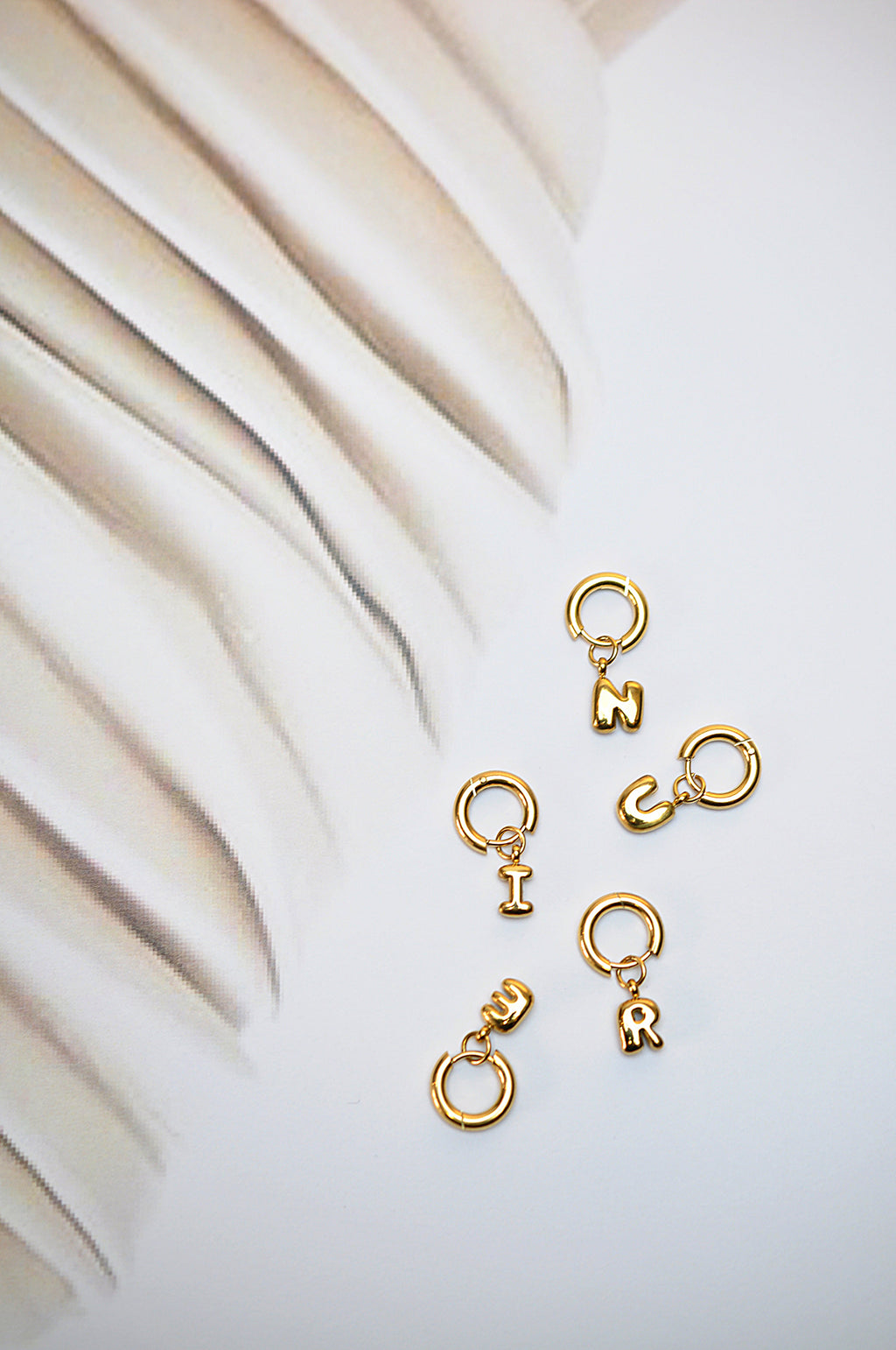 LOVE LETTERS mini hoops / LOVE LETTERS mini ringovi