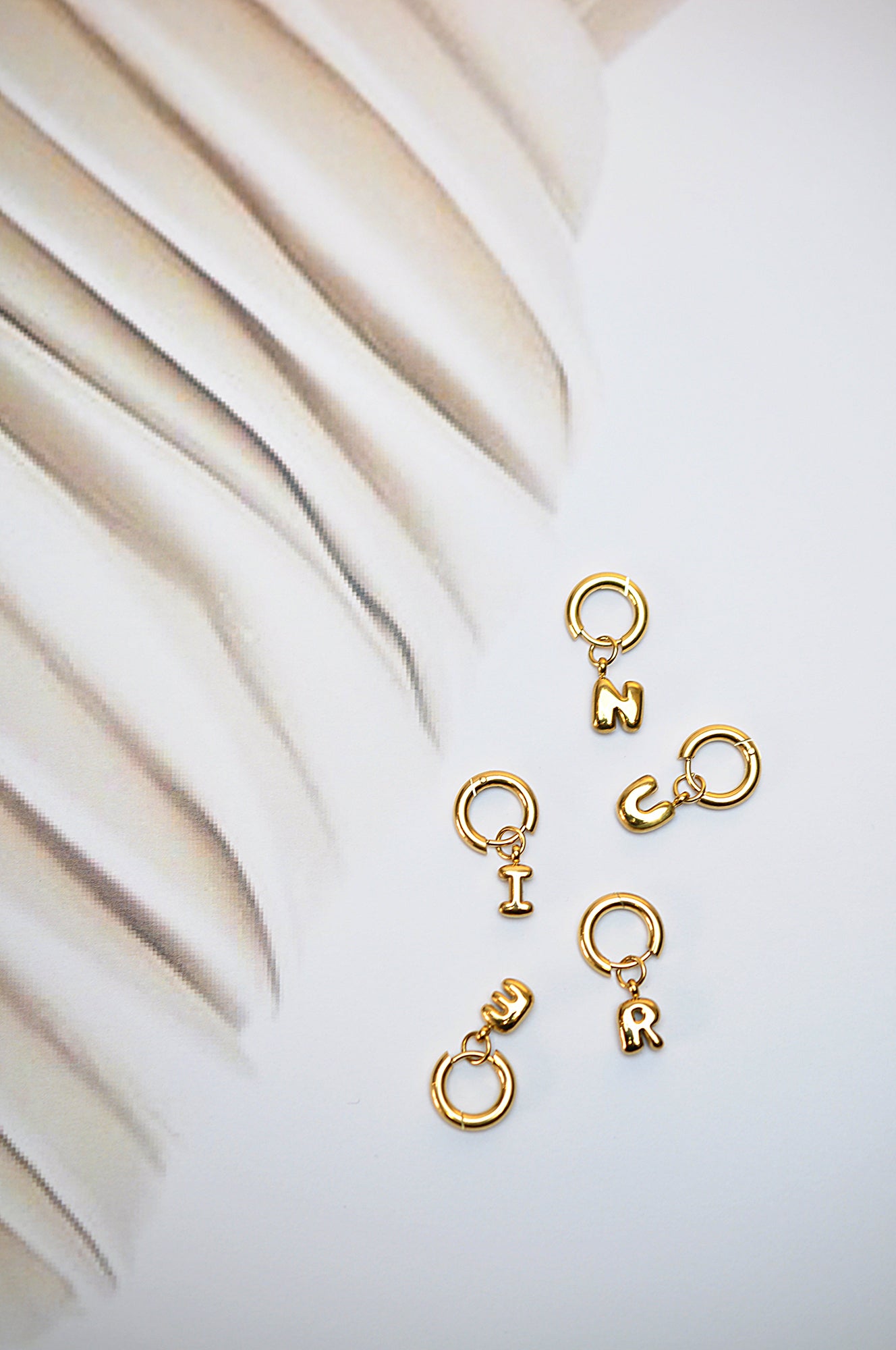 LOVE LETTERS mini hoops / LOVE LETTERS mini ringovi