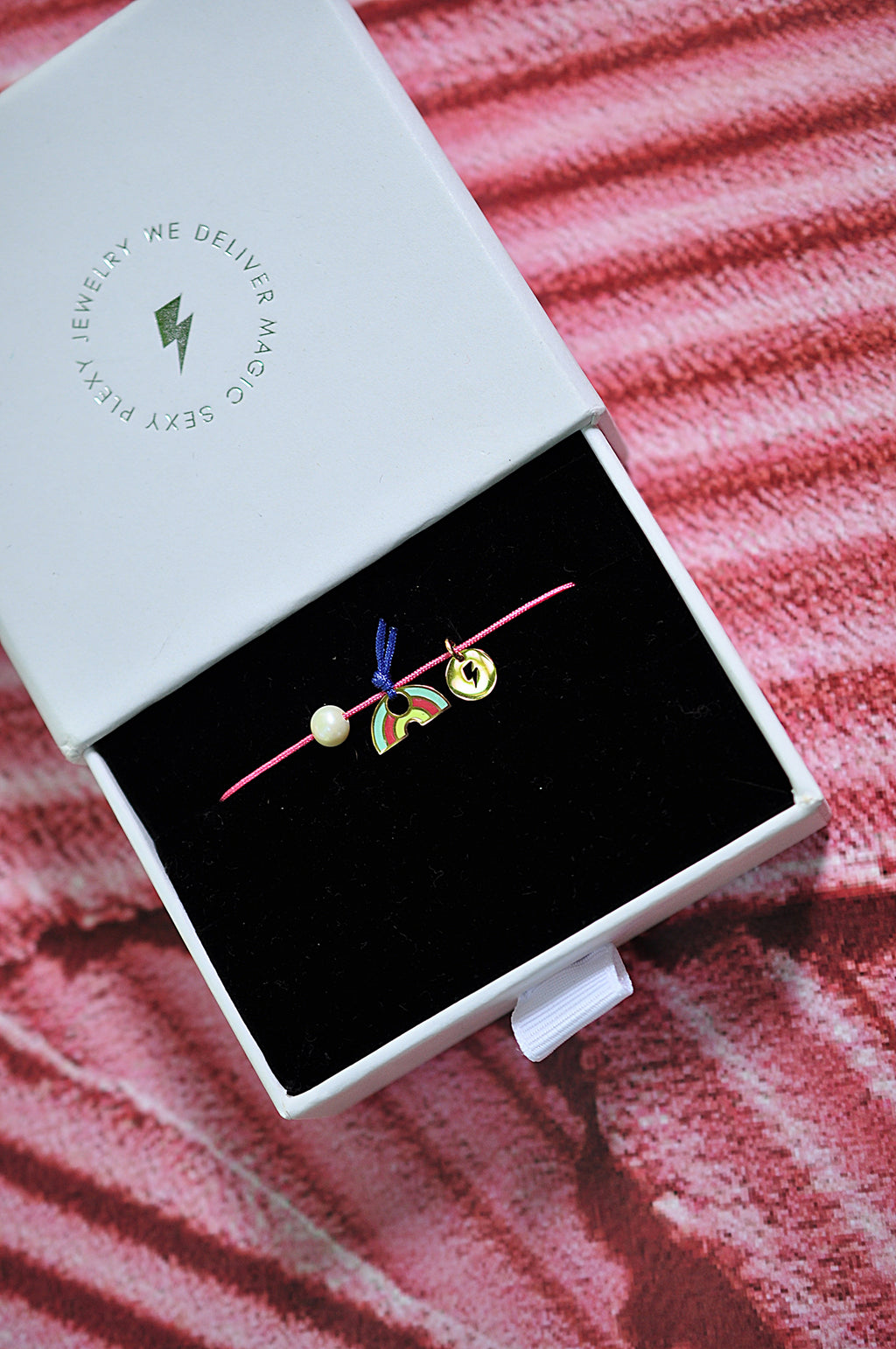 RAINBOW SANGRIA thin string bracelet / RAINBOW SANGRIA narukvica trakica