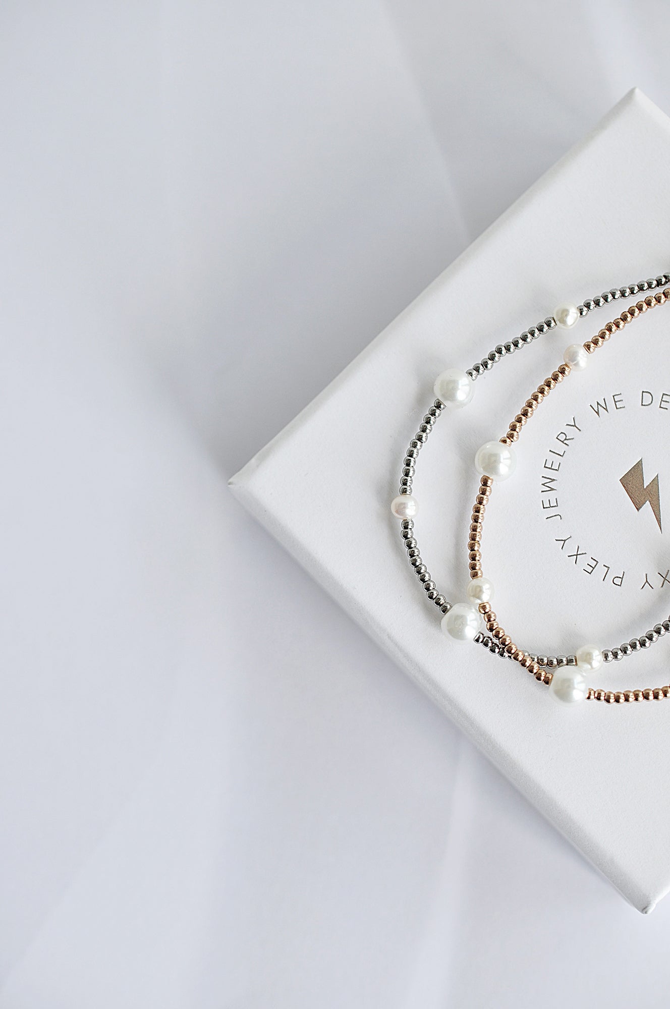 PEARL FRAGMENTS bracelet / PEARL FRAGMENTS narukvica