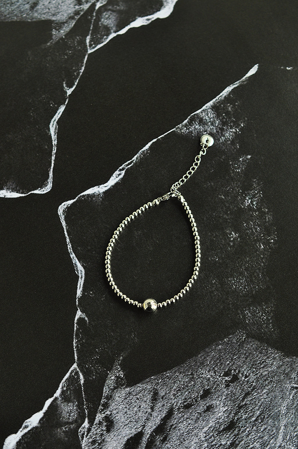 Zapestnica iz kroglic SNOW PEARL