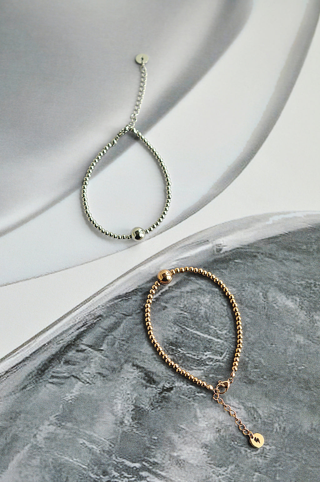 Zapestnica iz kroglic SNOW PEARL