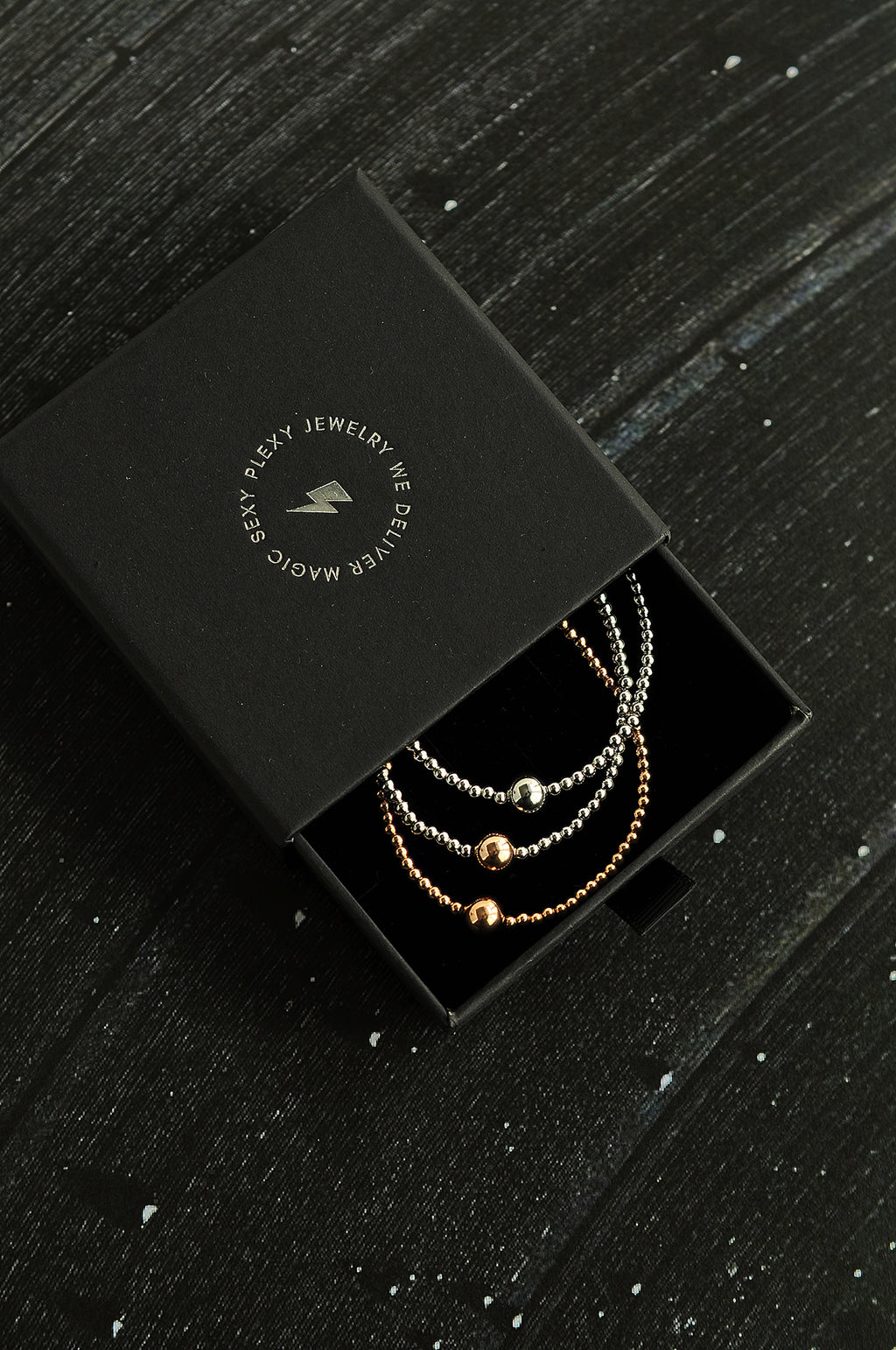 Zapestnica iz kroglic SNOW PEARL