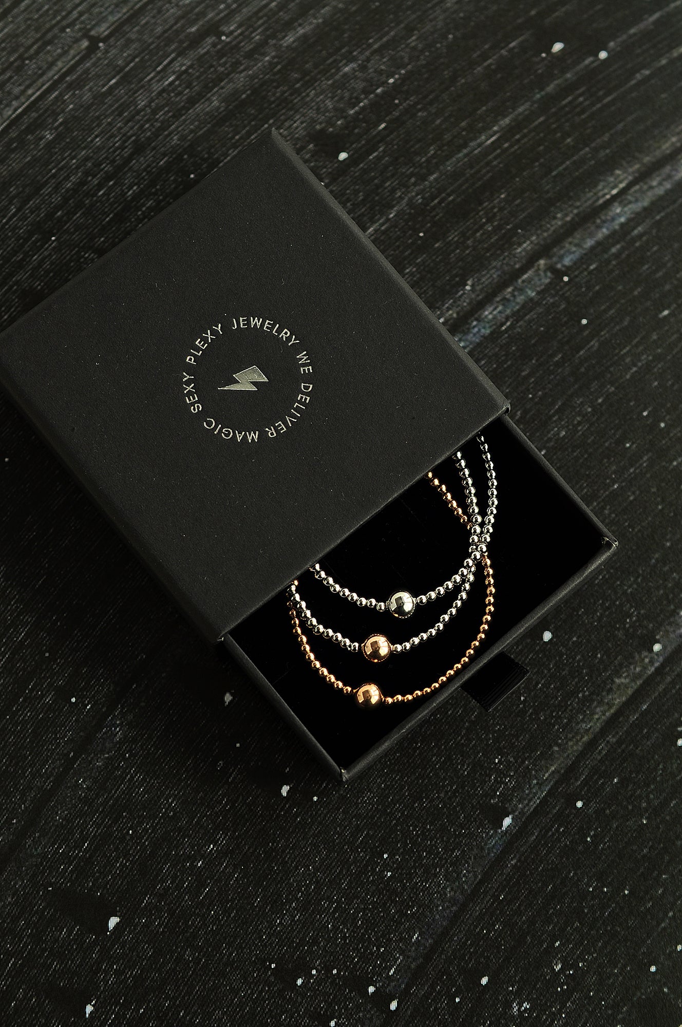 Zapestnica iz kroglic SNOW PEARL