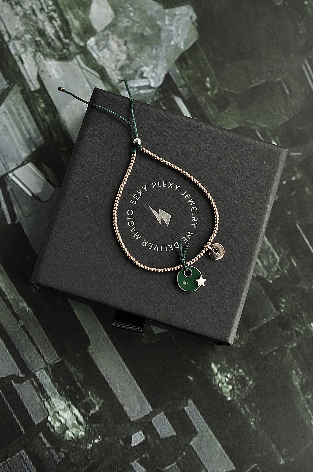 Zapestnica iz kroglic GREAT GREEN SPOT