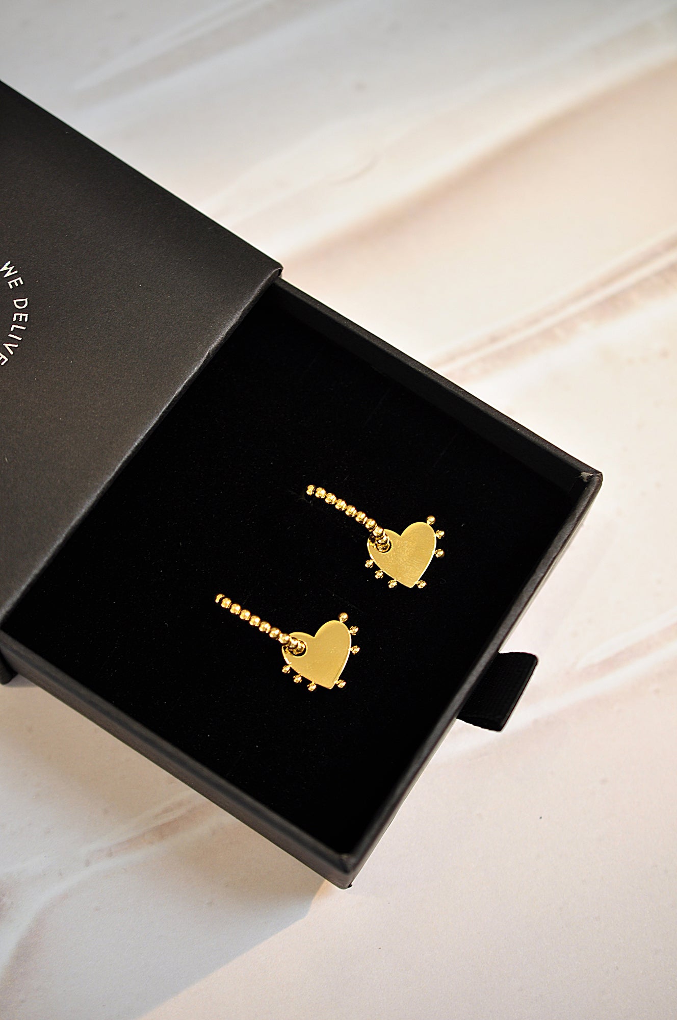 FUNKY LOVERS drop oval hoops