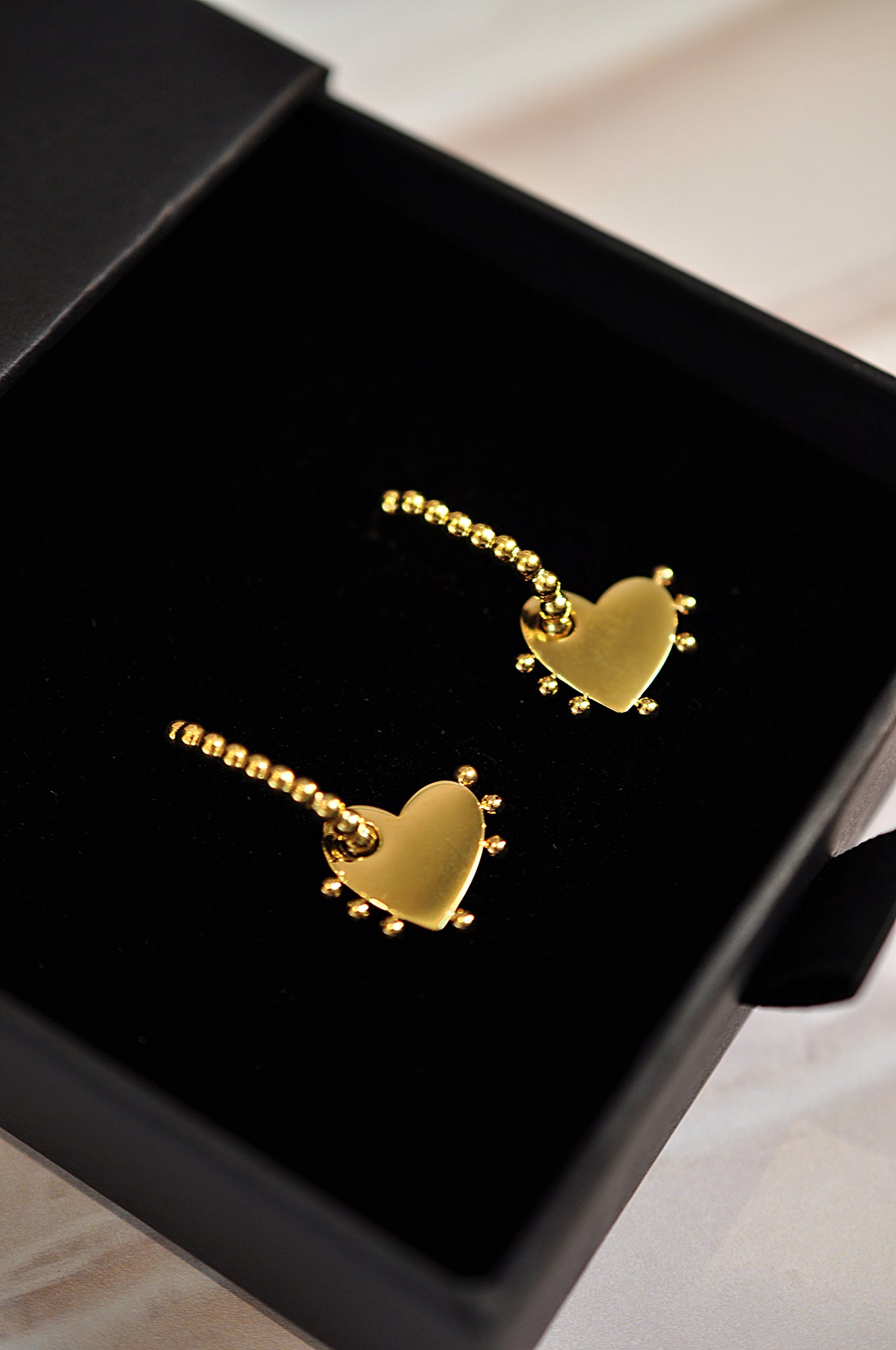 FUNKY LOVERS drop oval hoops