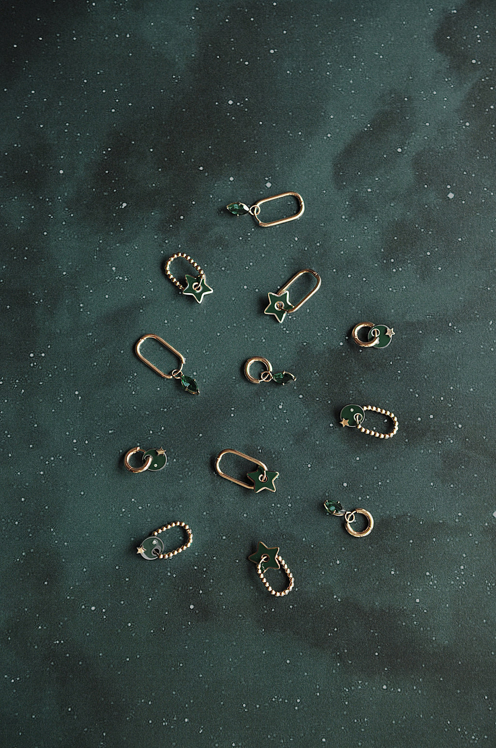 FOG FOREST Tropfenförmige ovale Creolen 