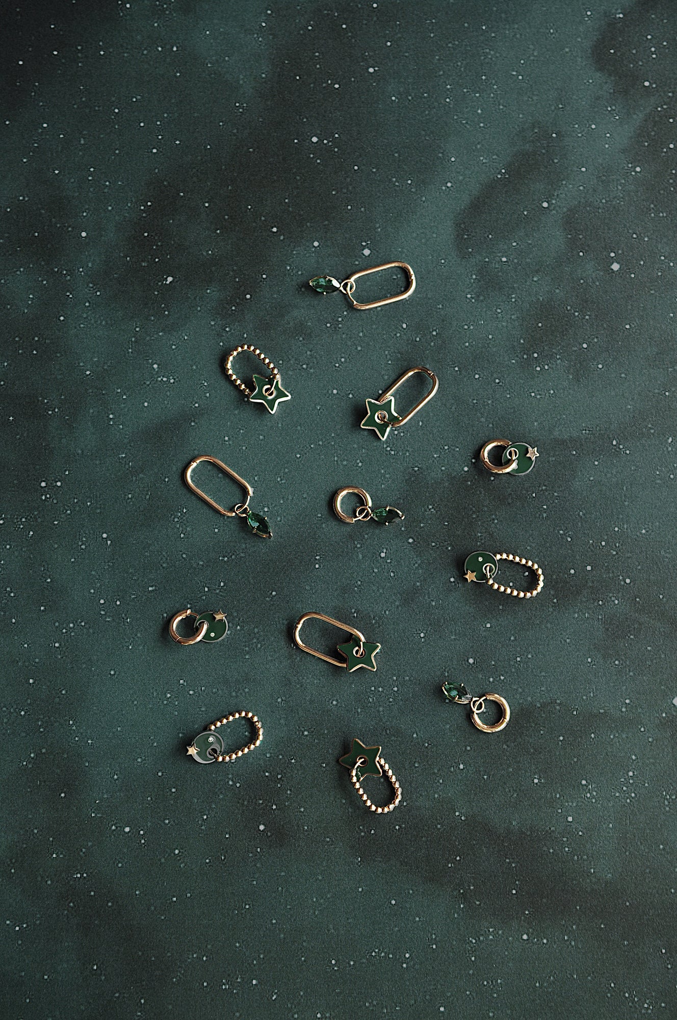 FOG FOREST Tropfenförmige ovale Creolen 