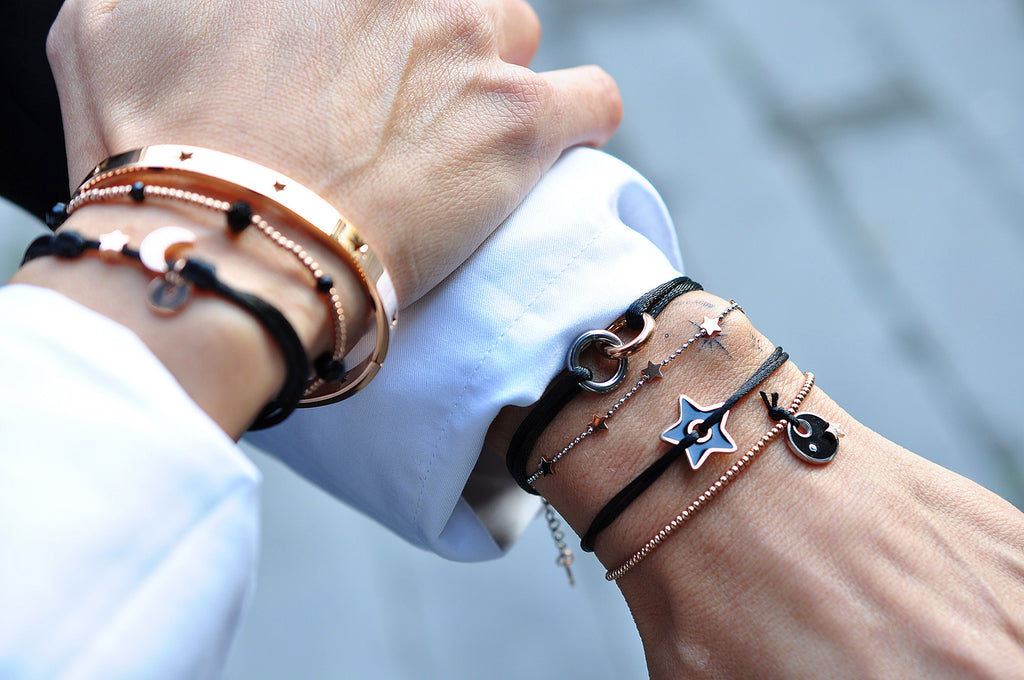 BLACK STAR silk string bracelet