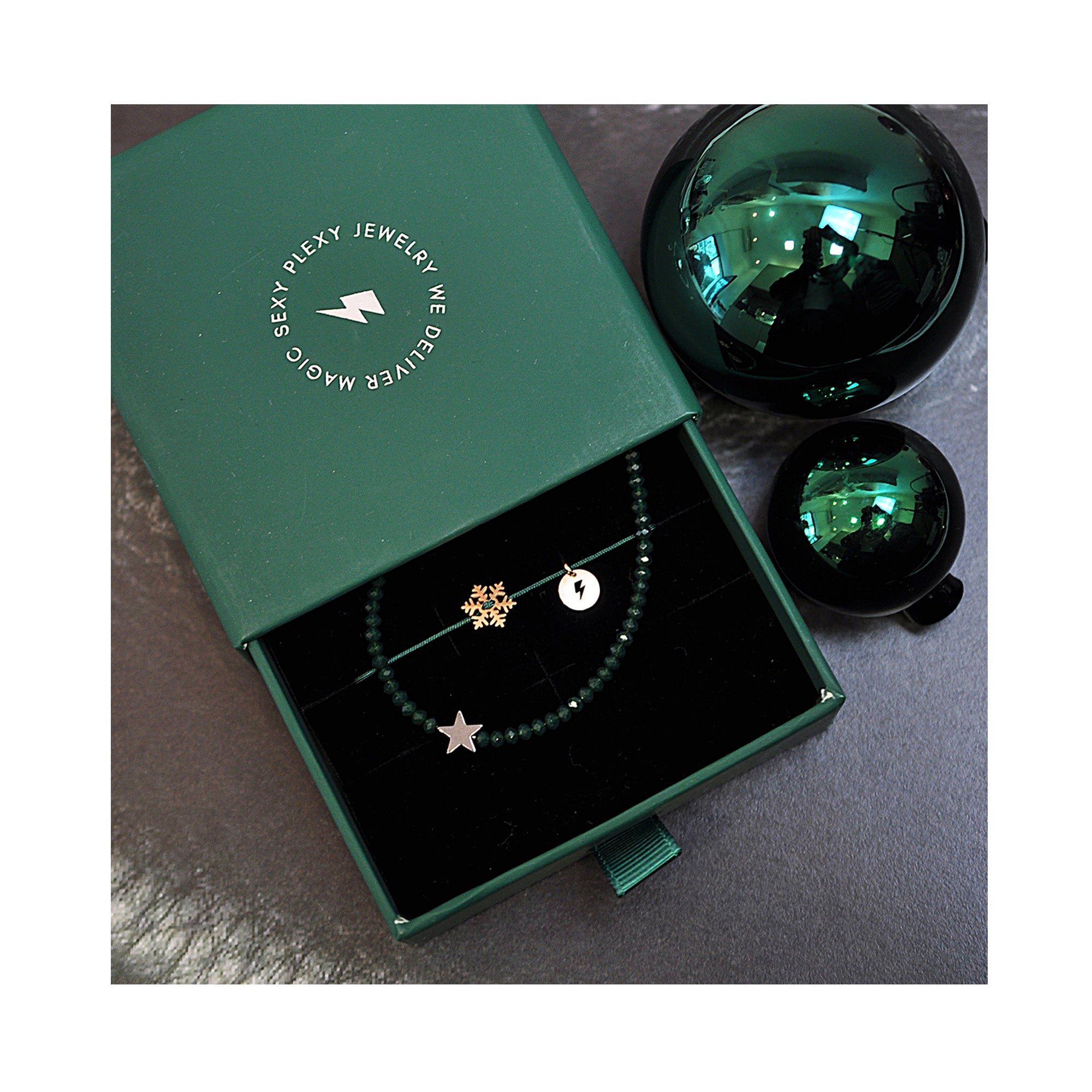 GIFT BOX snowflake magic