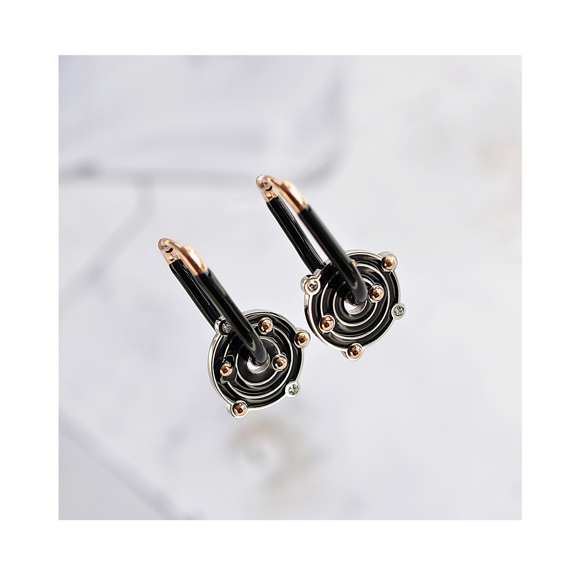 OUT OF SPACE black oval hoops / OUT OF SPACE crni ovalni ringovi