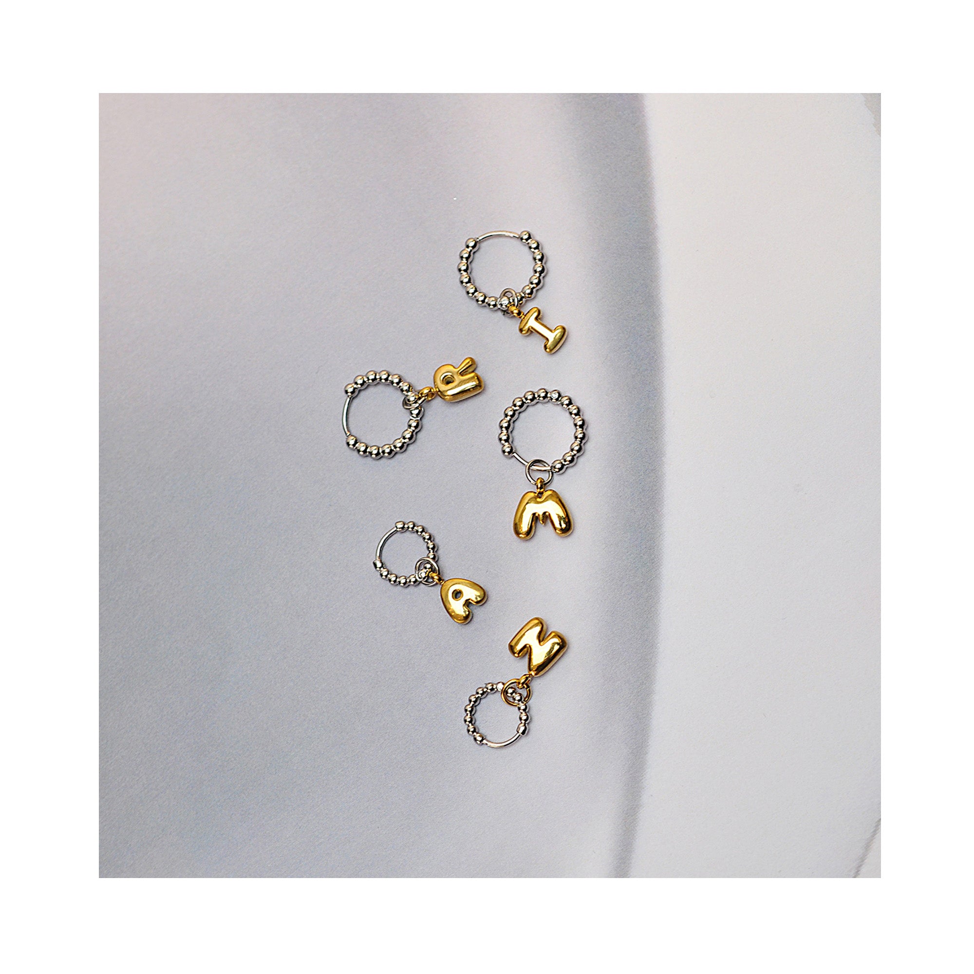 LOVE LETTERS mini dot hoops / LOVE LETTERS mini dot ringovi