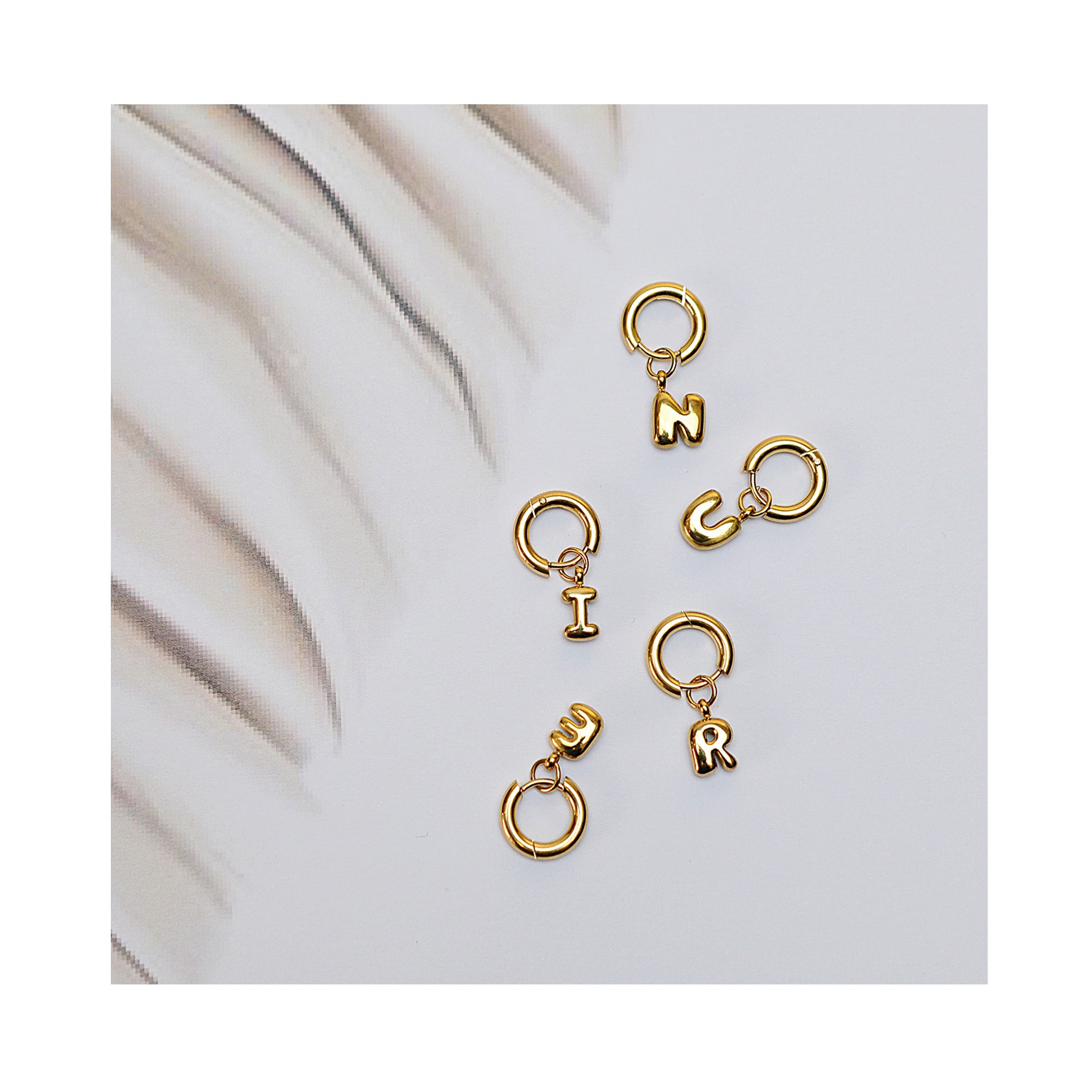 LOVE LETTERS mini hoops / LOVE LETTERS mini ringovi