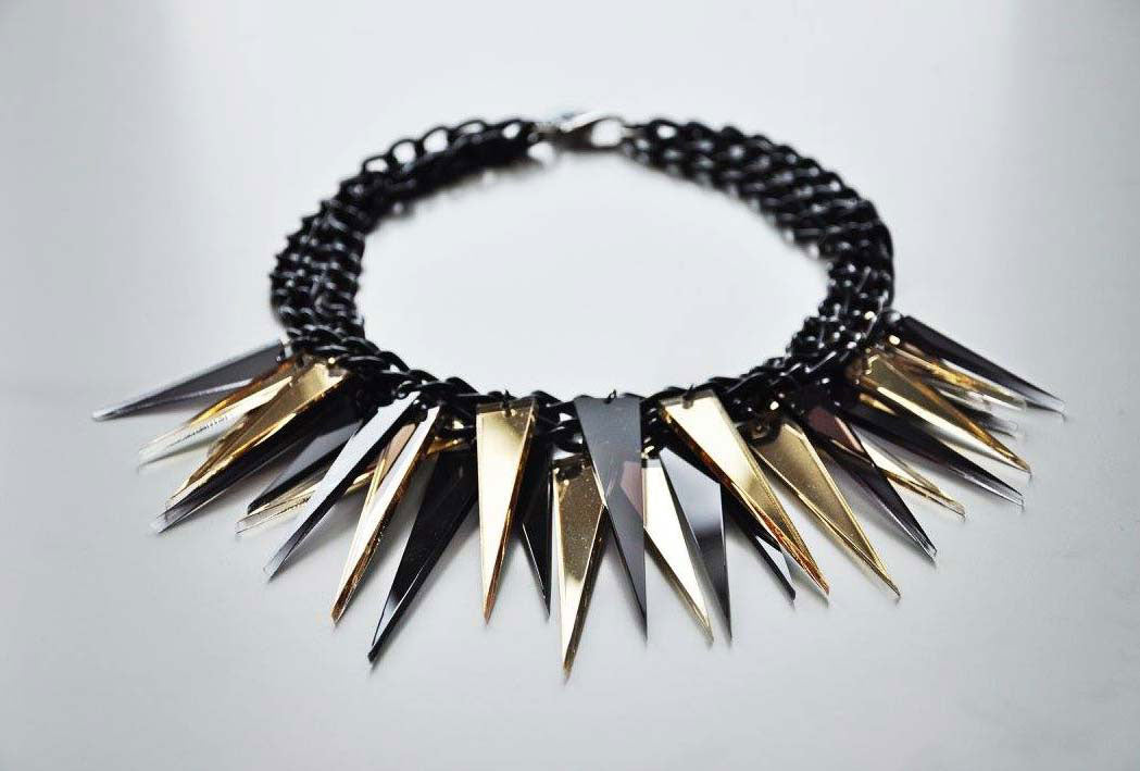 Spikes-Halskette SCHWARZ/GOLD/ Spikes ogrlica CRNO/ZLATNA