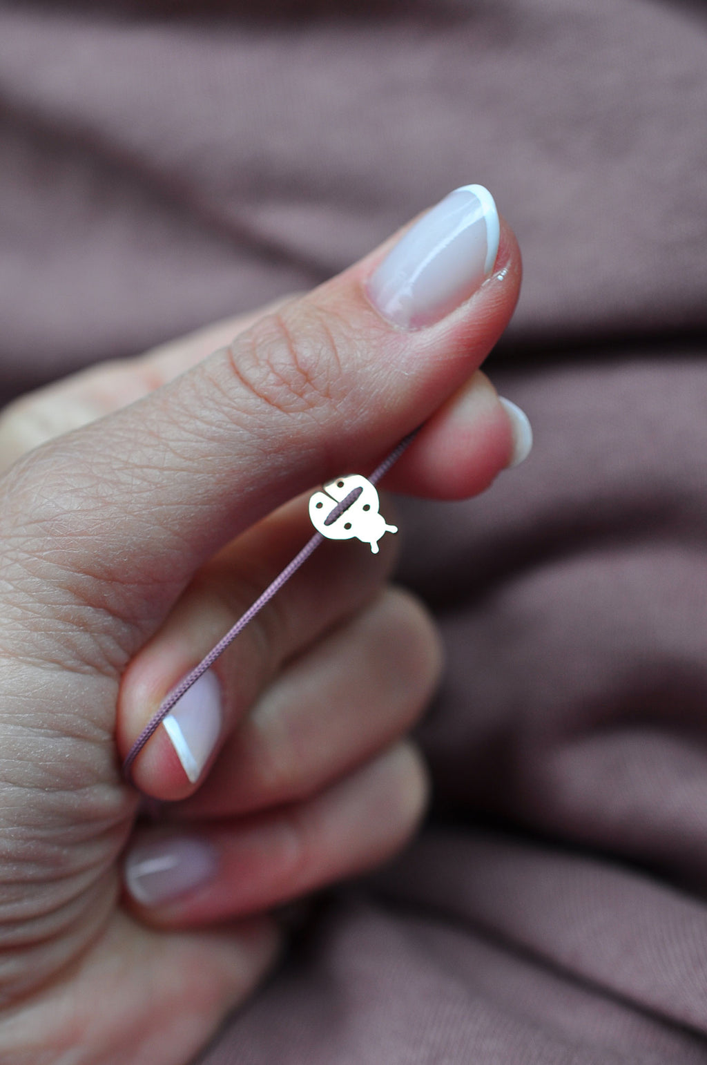 Posrebrena zapestnica PIKAPOLONICA / Posrebrena narukvica BUBAMARA 