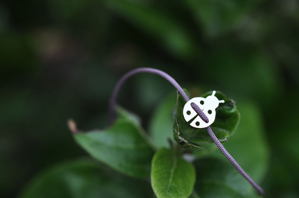 Posrebrena zapestnica PIKAPOLONICA / Posrebrena narukvica BUBAMARA 