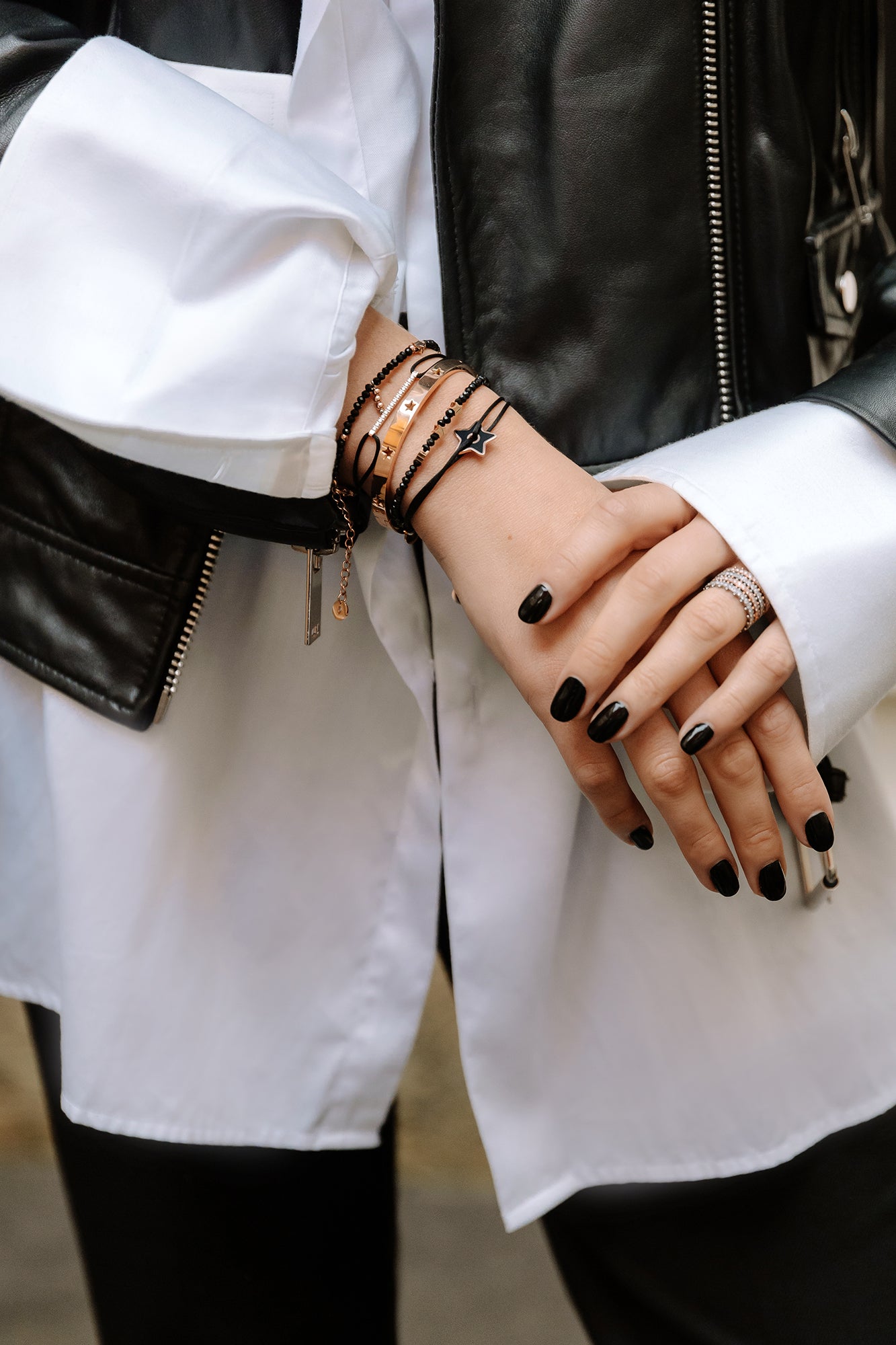 BLACK STAR silk string bracelet