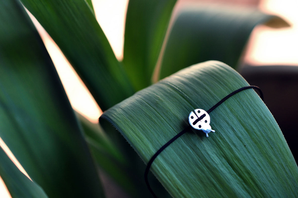 Posrebrena zapestnica PIKAPOLONICA / Posrebrena narukvica BUBAMARA 