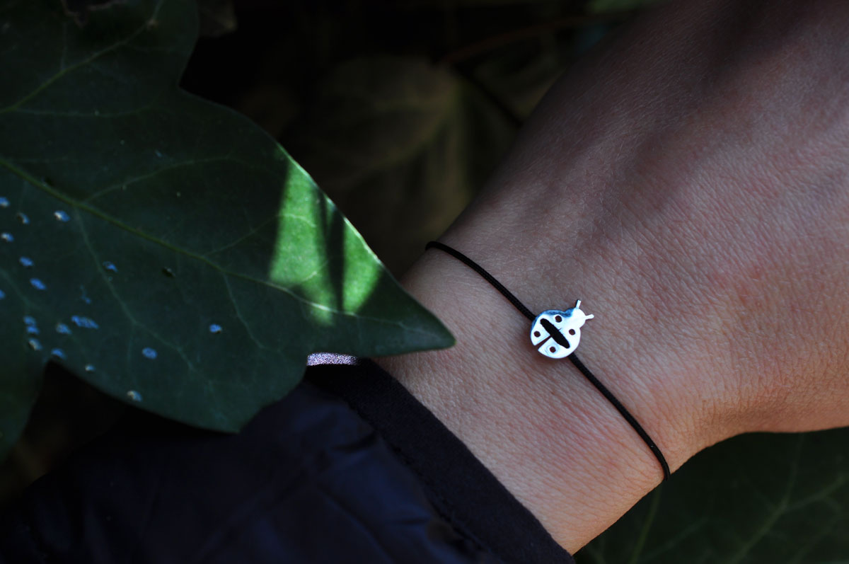 Posrebrena zapestnica PIKAPOLONICA / Posrebrena narukvica BUBAMARA 