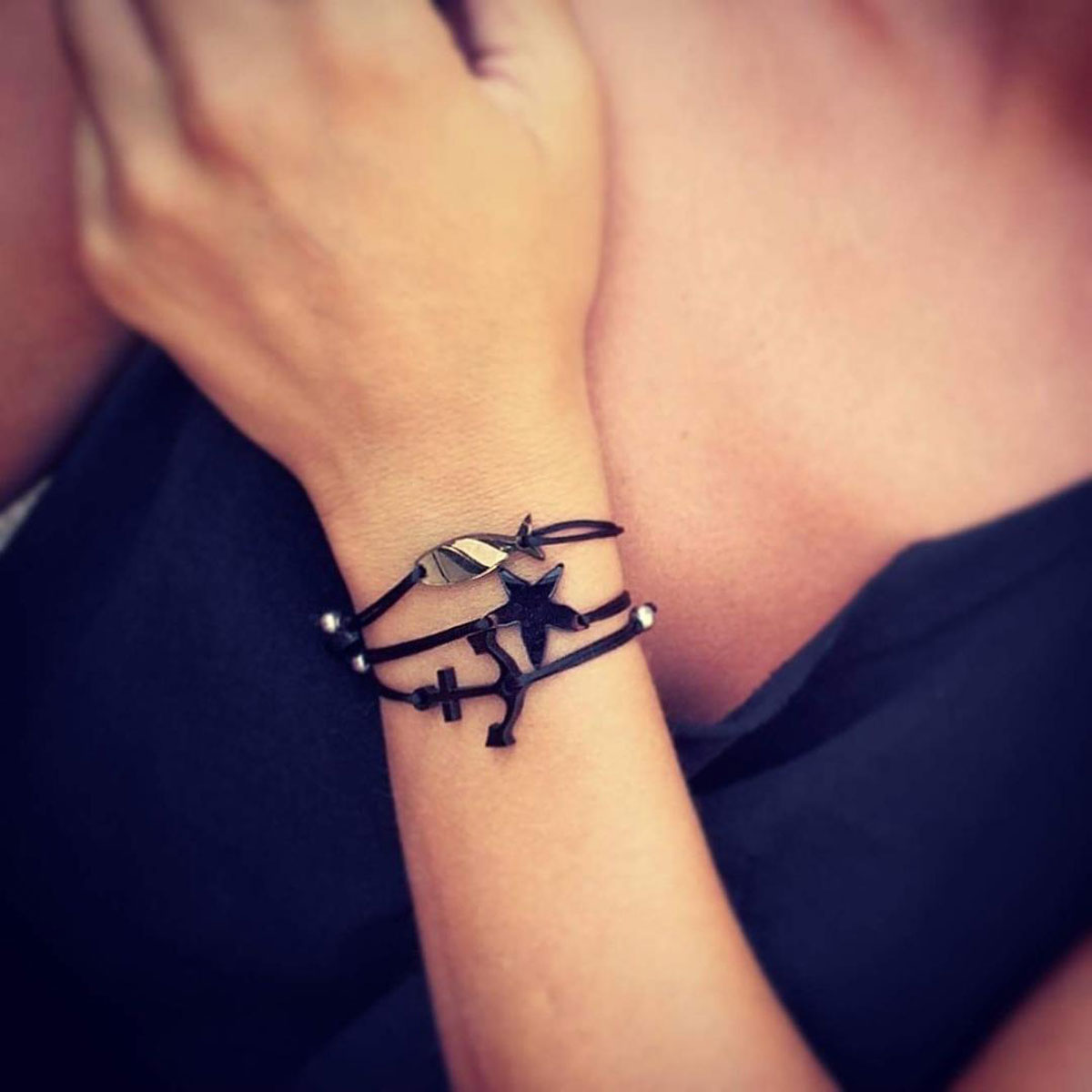 Svilena zapestnica WISH A WISH vsa črna / Svilena narukvica WISH A WISH črna